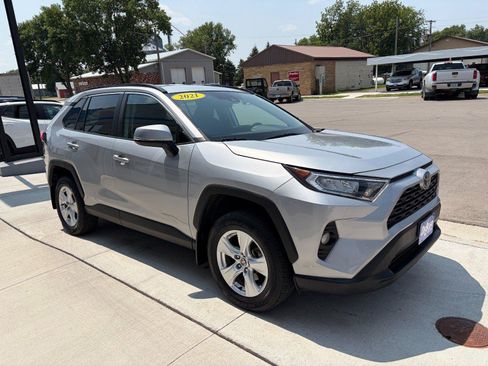 Used 2021 Toyota RAV4 XLE w/ XLE Grade Weather Package AWD/4WD image 6