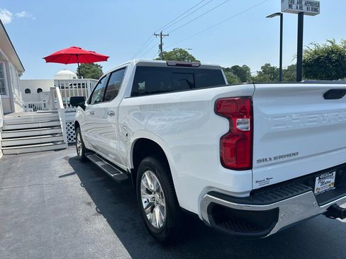 Used 2019 Chevrolet Silverado 1500 LTZ w/ LTZ Plus Package image 4
