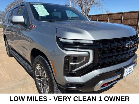 Used 2025 Chevrolet Suburban Z71 AWD/4WD image 2