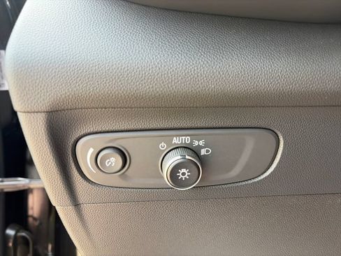 Used 2022 Buick Envision Preferred AWD/4WD image 18