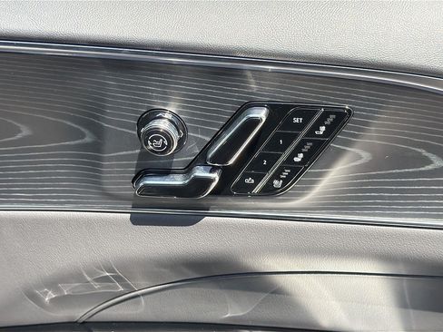 Used 2026 Cadillac Lyriq V w/ Exterior Carbon Fiber Package AWD/4WD image 33