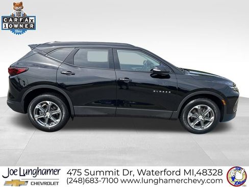 Used 2024 Chevrolet Blazer LT FWD image 2