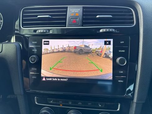 Used 2020 Volkswagen GTI SE FWD image 23