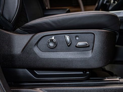 Used 2025 Cadillac Escalade Sport Platinum image 27