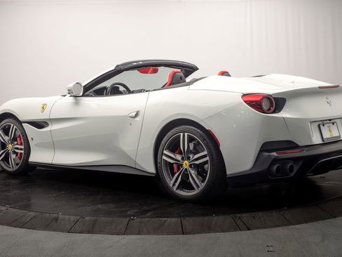 Used 2019 Ferrari Portofino RWD image 5