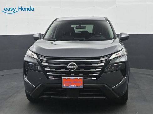 Used 2026 Nissan Rogue SV FWD image 2