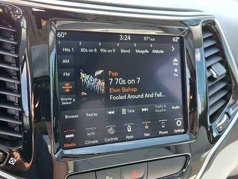 Used 2020 Jeep Cherokee Limited w/ Trailer Tow Group AWD/4WD image 19