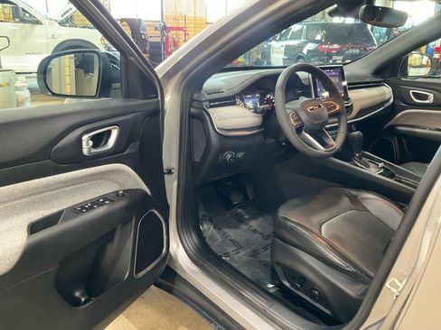 Used 2023 Jeep Compass Latitude AWD/4WD image 20