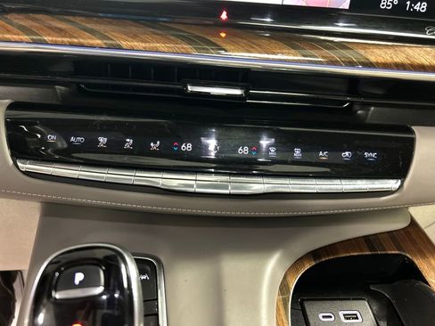 Used 2023 Cadillac Escalade Premium Luxury Platinum w/ LPO, Floor Liner Package AWD/4WD image 19