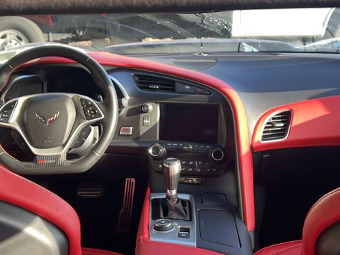 Used 2016 Chevrolet Corvette Z06 w/ 3LZ Preferred Equipment Group image 12