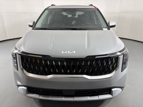 New 2026 Kia Carnival EX FWD image 3