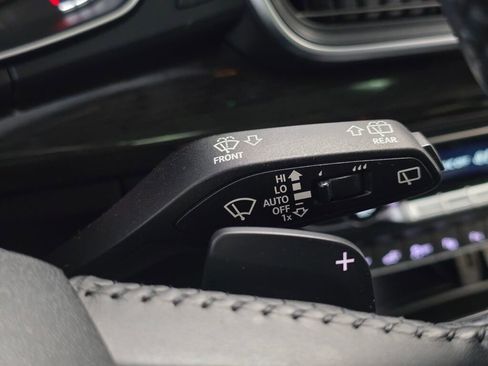 Used 2020 Audi Q5 e Prestige w/ Prestige Package image 42