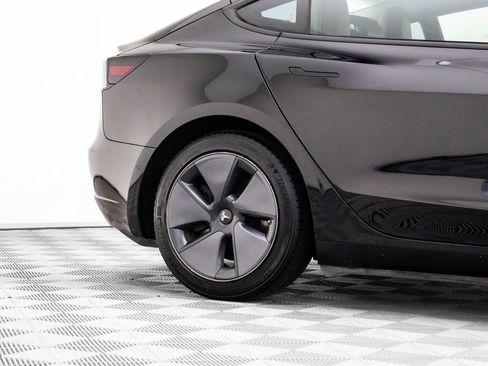 Used 2021 Tesla Model 3 Standard Range Plus image 29