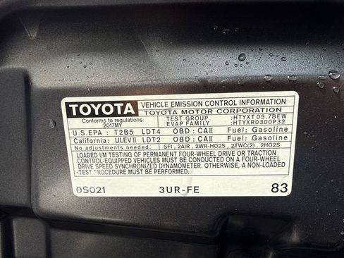 Used 2017 Toyota Tundra SR5 w/ TRD Off Road Package AWD/4WD image 28