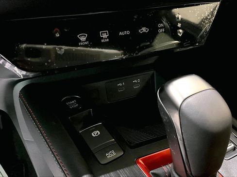 New 2025 Nissan Kicks SR image 14