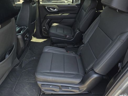 Used 2023 Chevrolet Suburban Z71 w/ Off-Road Capability Package image 7