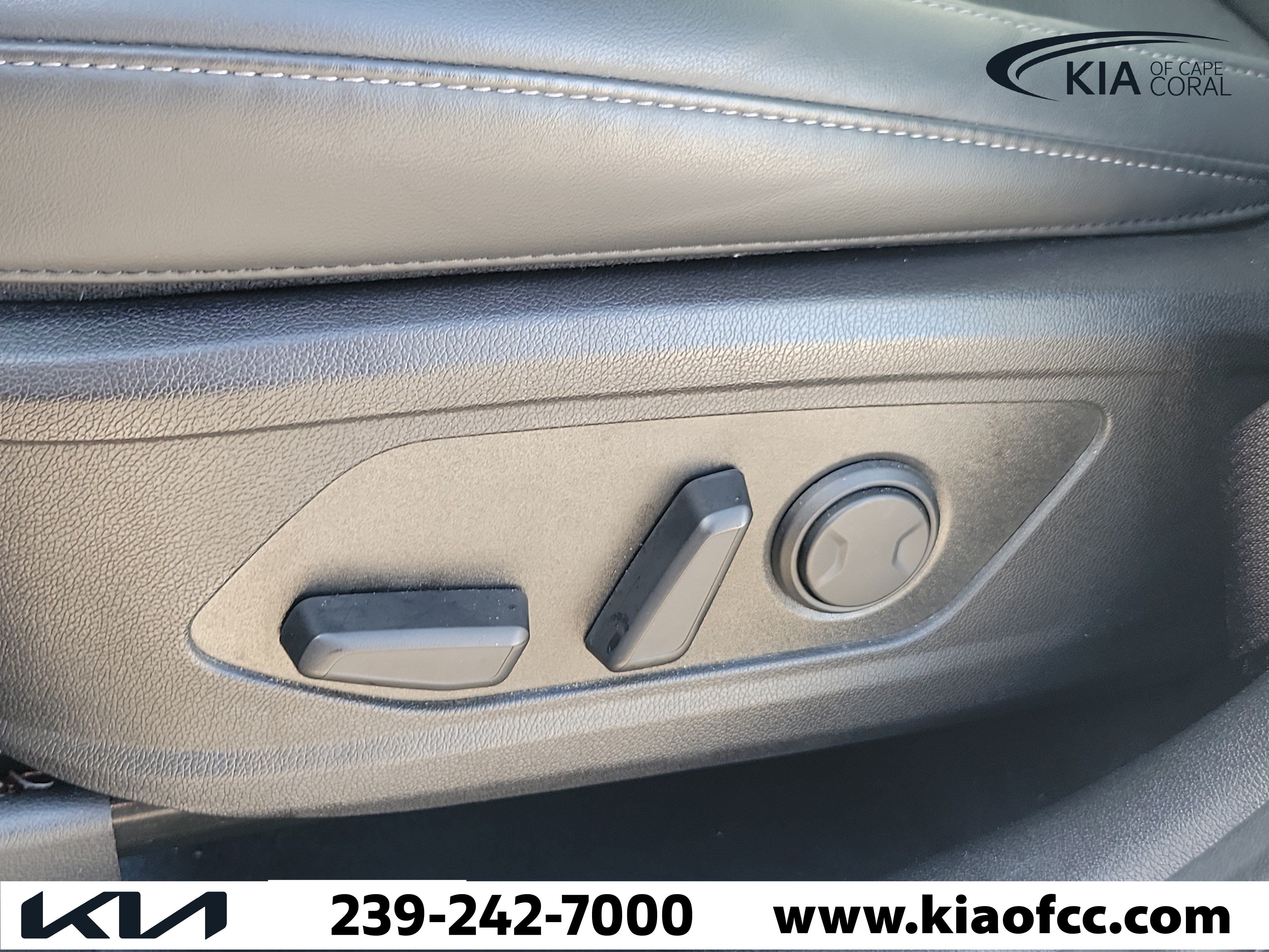 Certified 2023 Kia Sorento SX FWD image 23