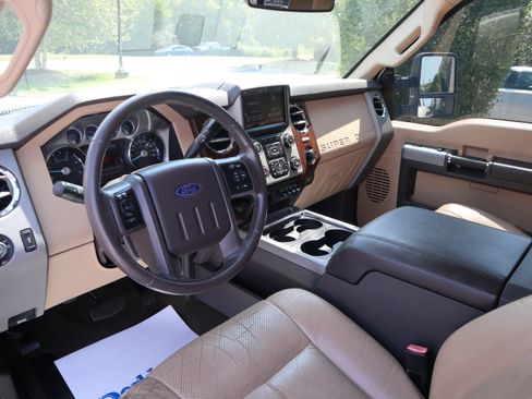Used 2015 Ford F350 Lariat w/ Lariat Interior Package AWD/4WD image 25