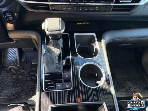 Used 2025 Toyota Sienna XLE Woodland Edition image 18