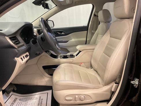 Used 2021 GMC Acadia Denali w/ Denali Technology Package image 13