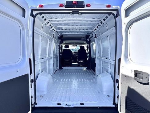 Used 2025 RAM ProMaster 2500 w/ Storage Group image 7