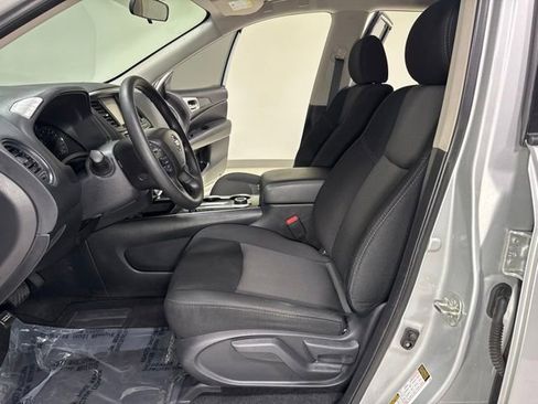 Used 2020 Nissan Pathfinder S AWD/4WD image 12