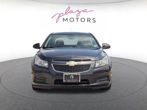 Used 2014 Chevrolet Cruze LS FWD image 2