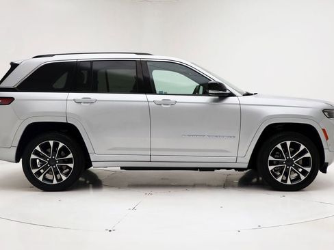 Used 2023 Jeep Grand Cherokee Overland w/ Advanced Protech Group III image 3