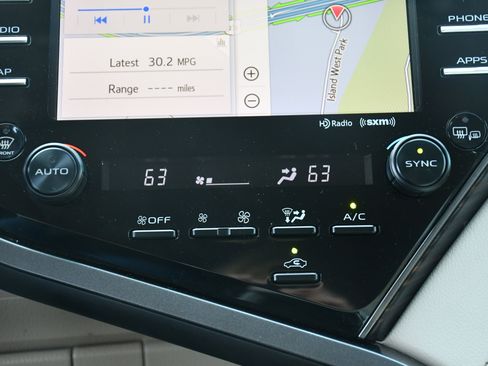 Certified 2019 Toyota Camry XLE image 13