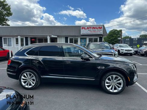 Used 2017 Bentley Bentayga AWD/4WD image 2