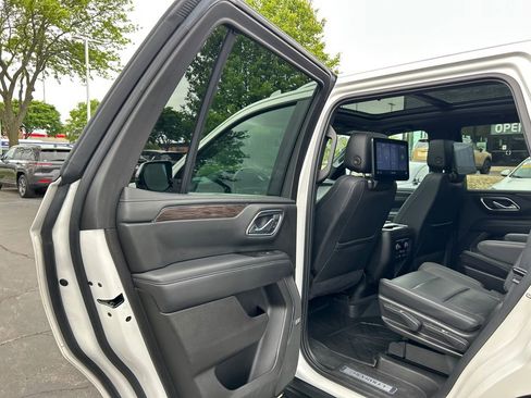 Used 2021 Chevrolet Tahoe LT w/ Luxury Package AWD/4WD image 35