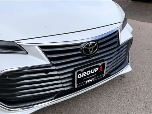 Used 2020 Toyota Avalon Limited image 29