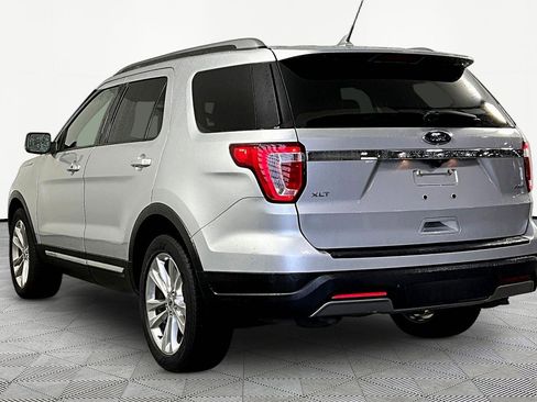 Used 2019 Ford Explorer XLT w/ Equipment Group 202A AWD/4WD image 4