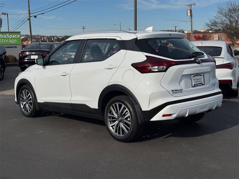 Used 2024 Nissan Kicks SV image 5