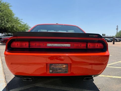 Used 2009 Dodge Challenger SRT8 w/ SRT Option Group II RWD image 7