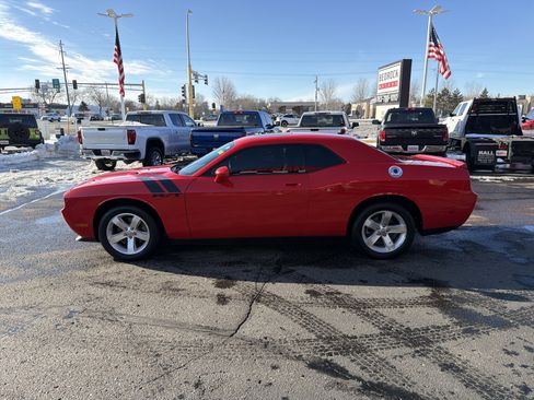Used 2009 Dodge Challenger R/T w/ Sound Group image 4