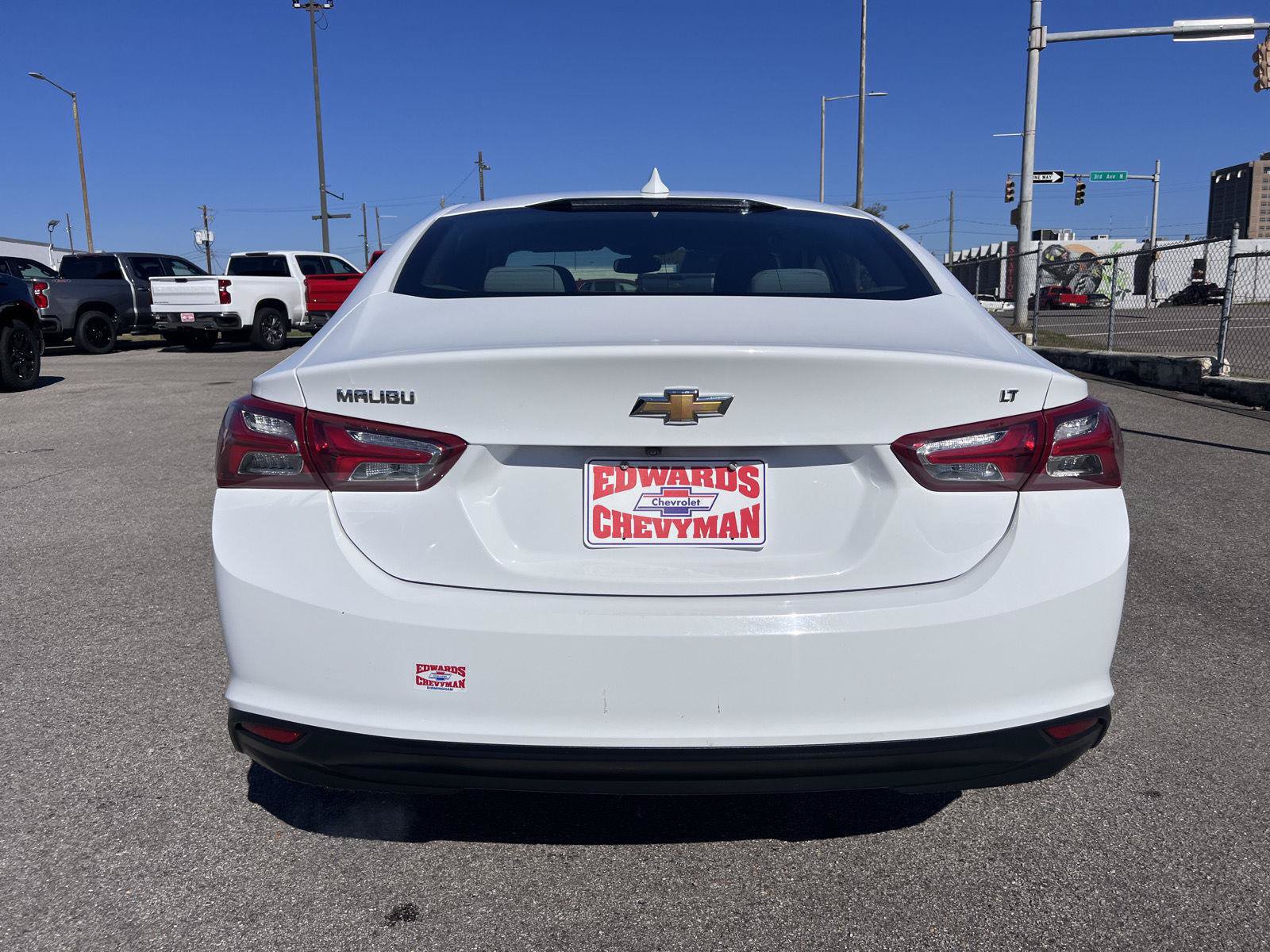 Used 2022 Chevrolet Malibu LT FWD image 6