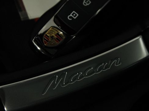 New 2026 Porsche Macan AWD/4WD image 31