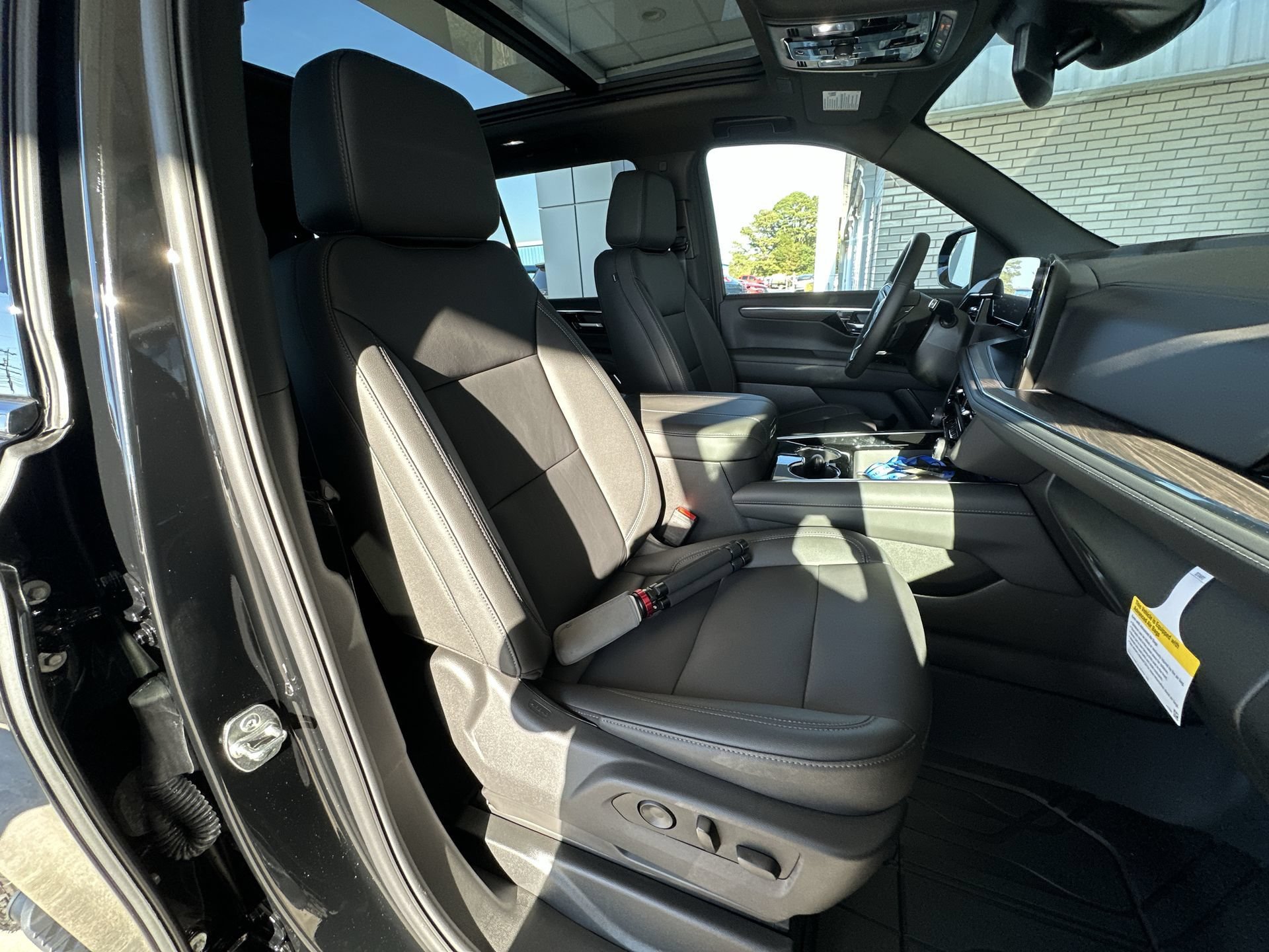 New 2026 Chevrolet Tahoe Z71 w/ Comfort Package AWD/4WD image 29