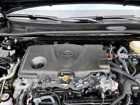 Used 2025 Toyota Camry XLE image 31