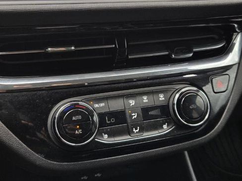Used 2025 Buick Envista Sport Touring w/ Experience Buick Package FWD image 23