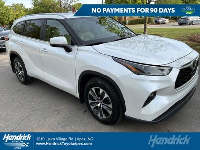 Used 2023 Toyota Highlander XLE