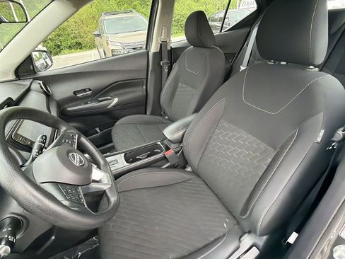 Used 2023 Nissan Kicks SV FWD image 13