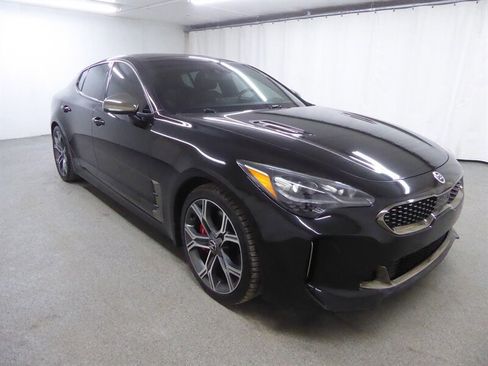 Used 2020 Kia Stinger GT2 image 1