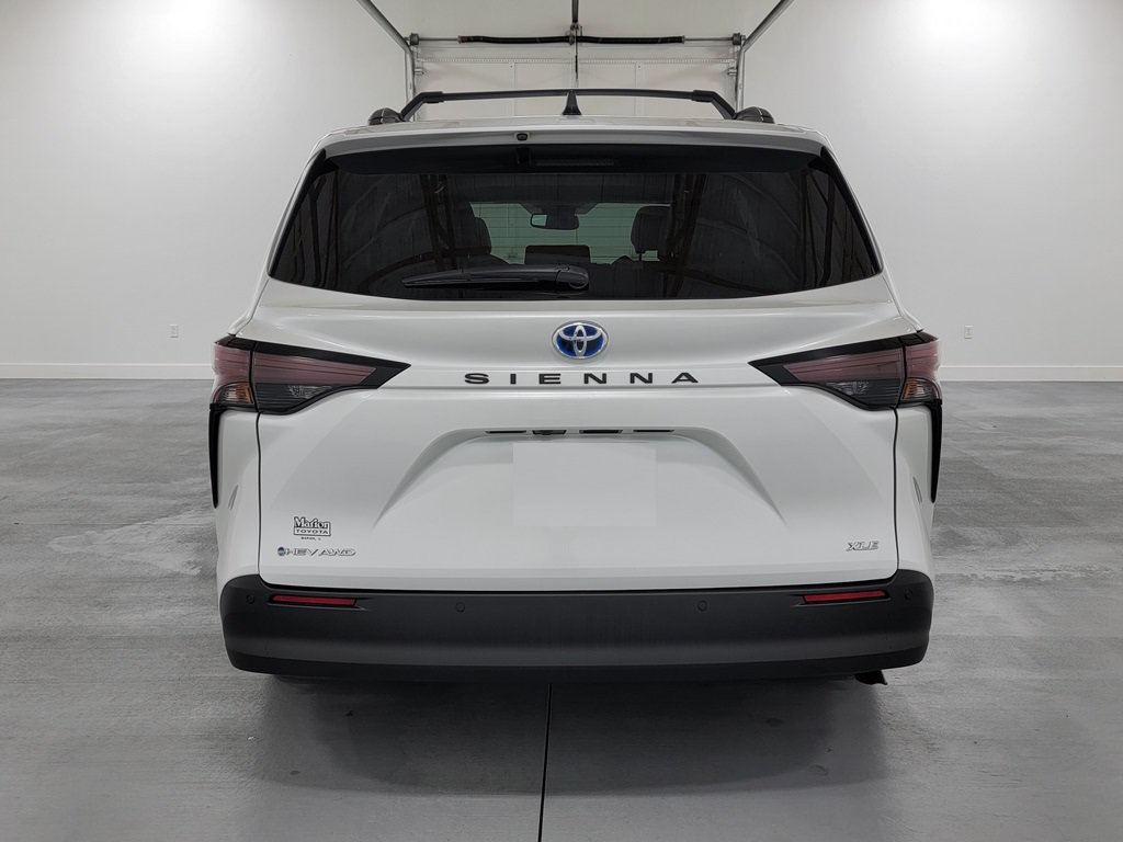 Used 2025 Toyota Sienna XLE w/ XLE Plus Package AWD/4WD image 7