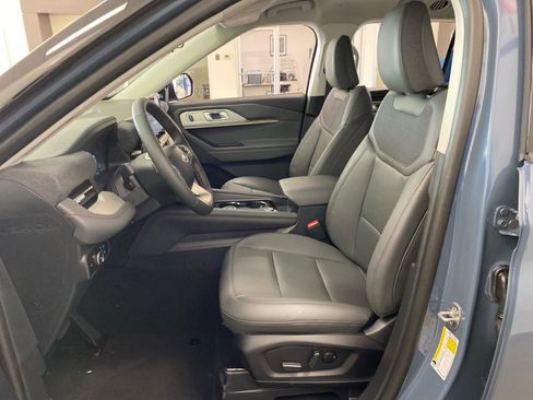 New 2026 Ford Explorer Active w/ Active Comfort Package image 40