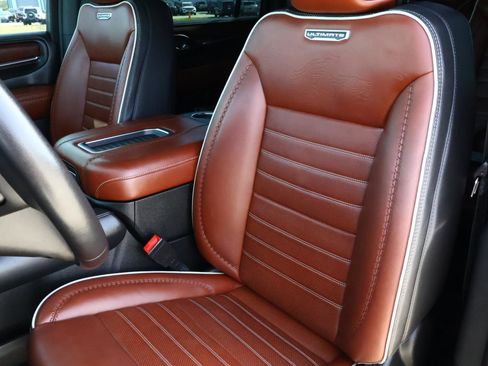 Used 2023 GMC Yukon XL Denali Ultimate image 16