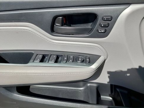Used 2023 Honda Odyssey EX-L image 41