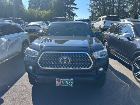 Used 2019 Toyota Tacoma TRD Off-Road AWD/4WD image 2