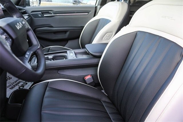 Certified 2024 Kia EV9 GT-Line AWD/4WD image 17